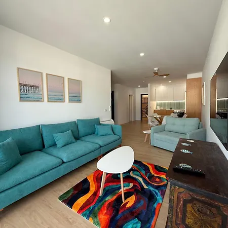 Radhime Luxury Sleeps 5 Appartement