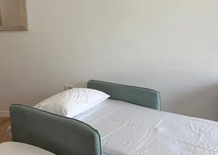 Radhime Luxury Sleeps 5 * Orikum