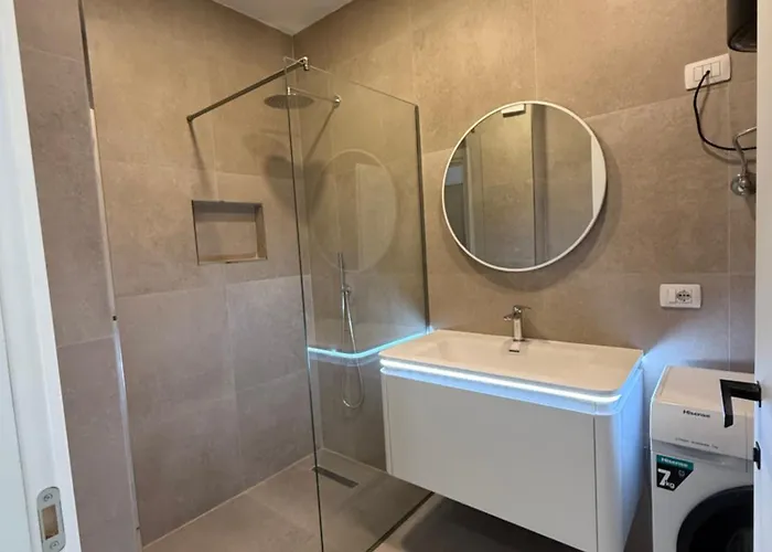 Radhime Luxury Sleeps 5